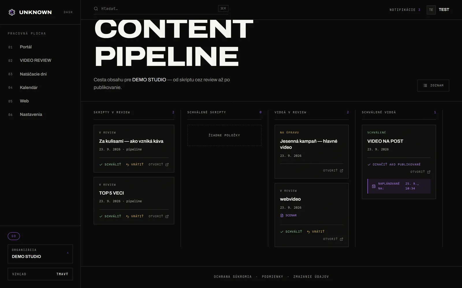 Content pipeline so stĺpcami Skripty v review, Schválené skripty, Videá v review a Schválené videá; karty majú tlačidlá Schváliť a Vrátiť, schválené video ukazuje naplánovaný termín publikovania.