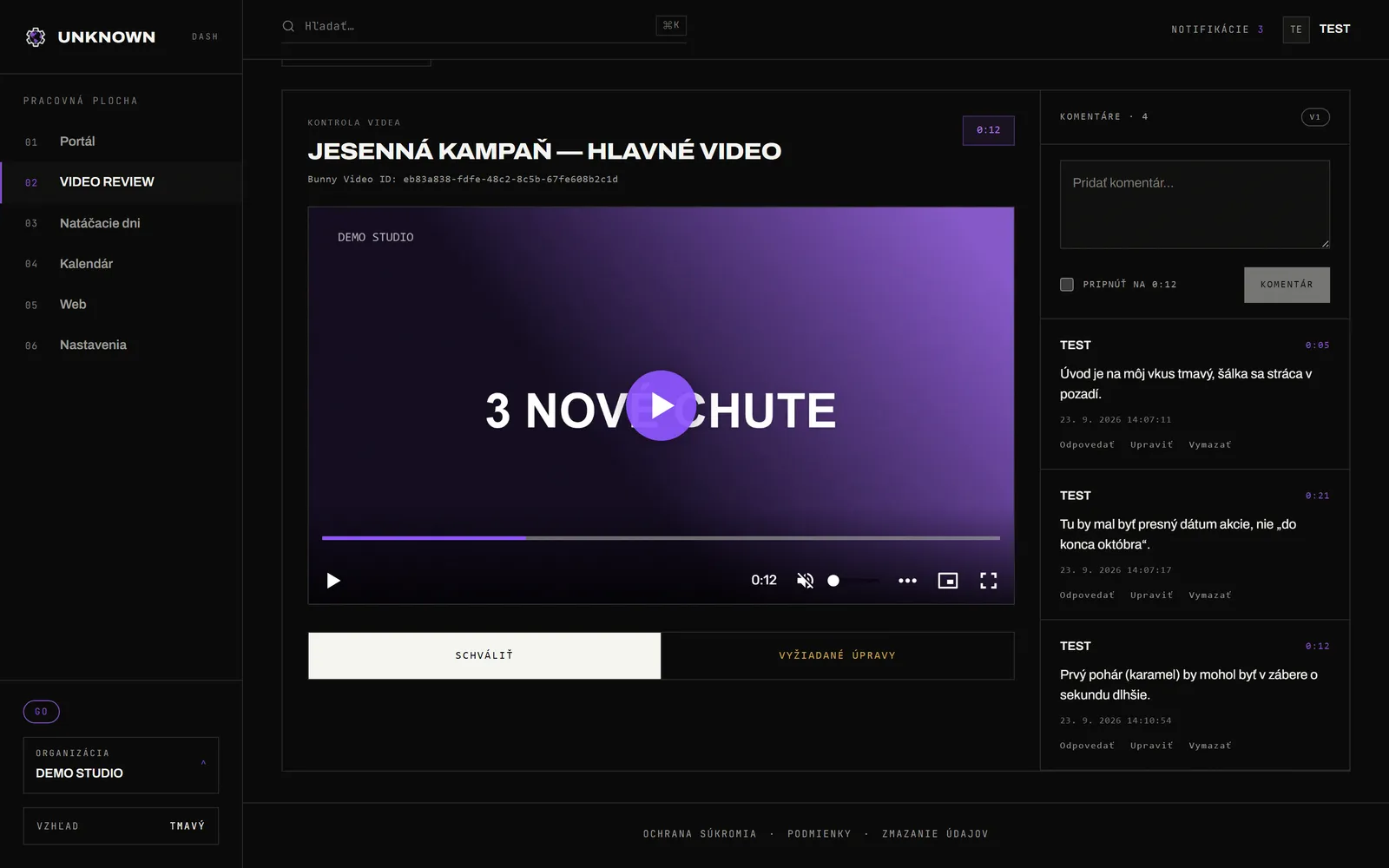 Kontrola videa Jesenná kampaň: prehrávač zastavený na 0:12, pod ním tlačidlá Schváliť a Vyžiadané úpravy, vpravo komentáre s časovými kódmi 0:05, 0:21 a 0:12.